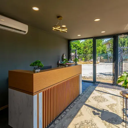 Hotel New Garden Airport 3*