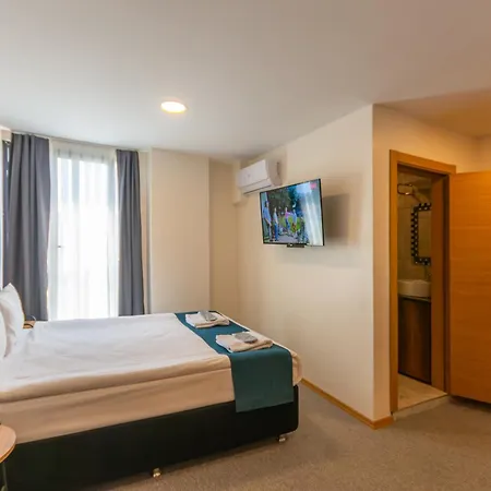 Hotel New Garden Airport & Restaurant