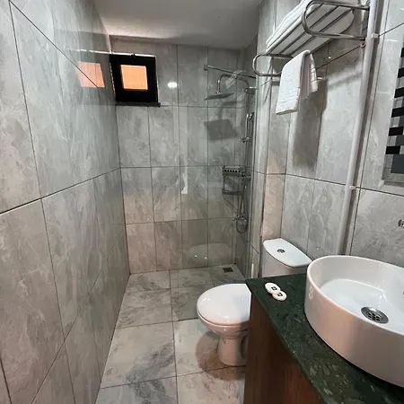 Hotel New Garden Airport 3*