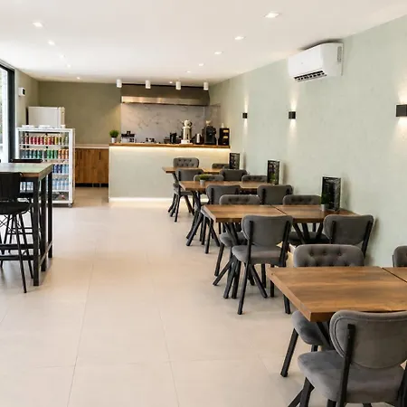 מלון New Airport & Restaurant